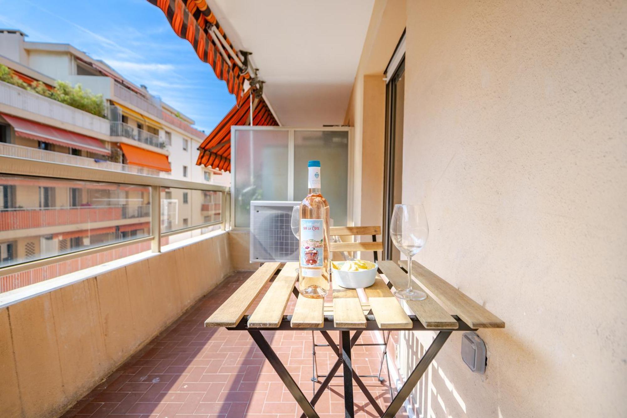 Near Old Town And Apartment Fully Renovated Nice Exterior photo