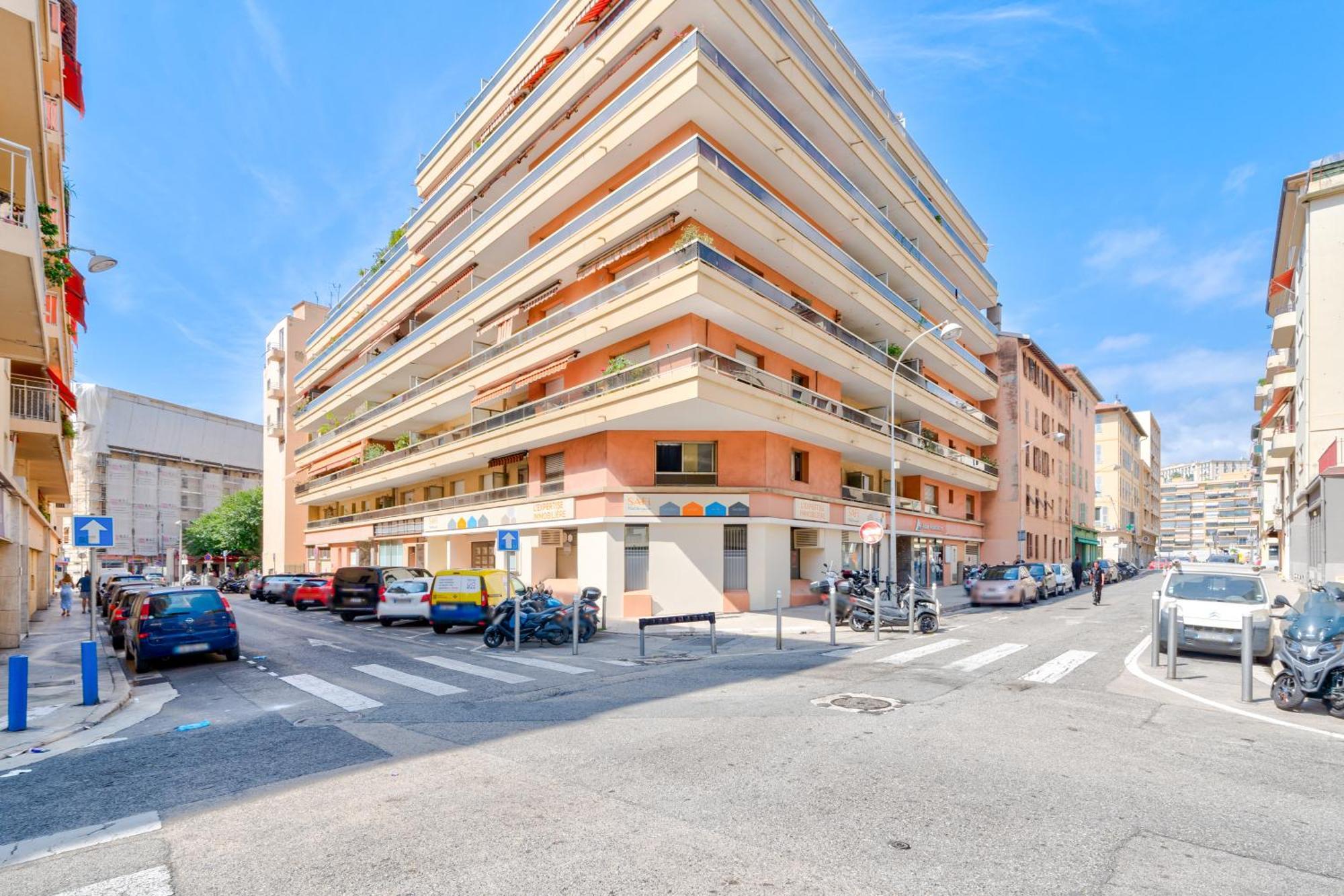 Near Old Town And Apartment Fully Renovated Nice Exterior photo